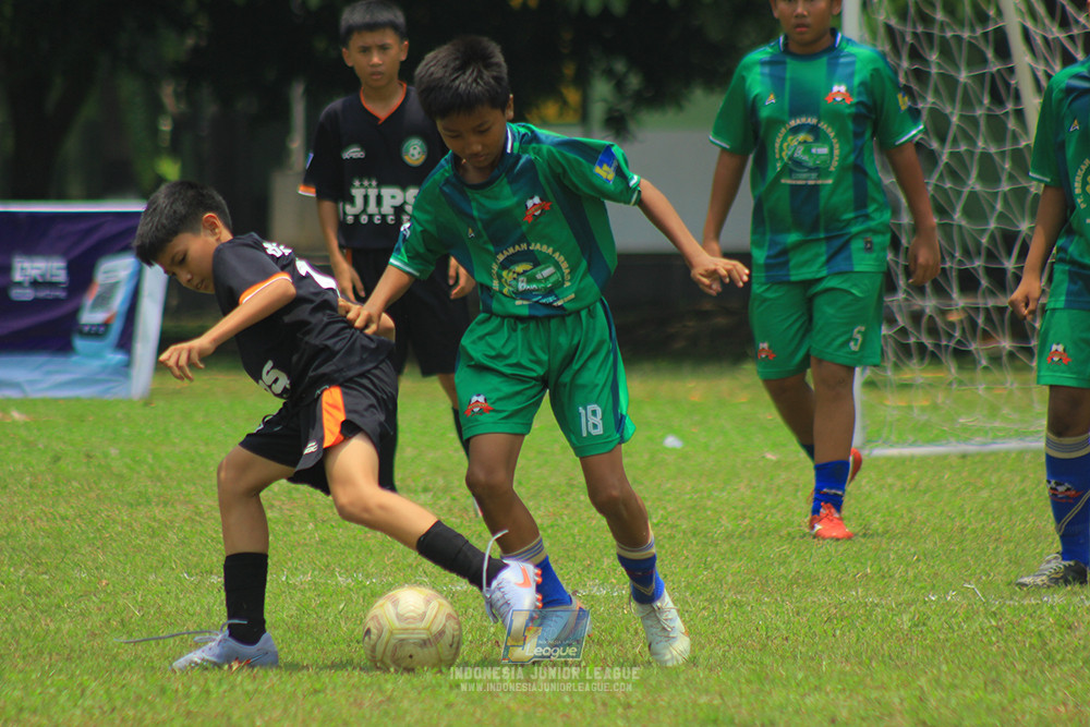 ijl u12 121025 jips soccer vs nusantara 2004