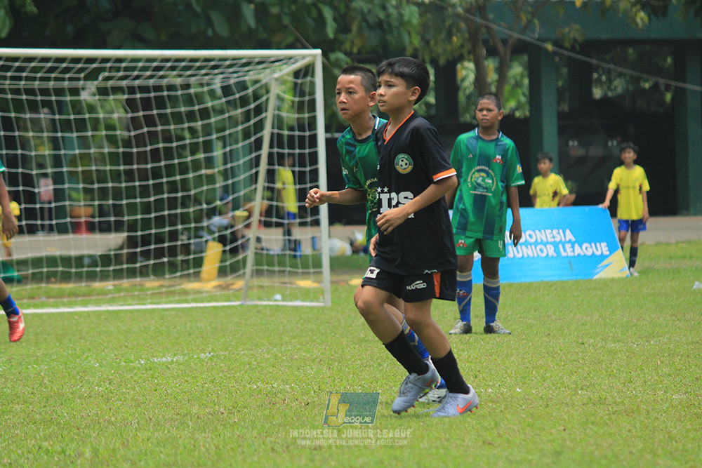 ijl u12 121025 jips soccer vs nusantara 2004