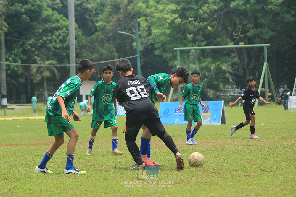 ijl u12 121025 jips soccer vs nusantara 2004