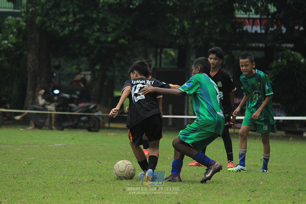 ijl u12 121025 jips soccer vs nusantara 2004