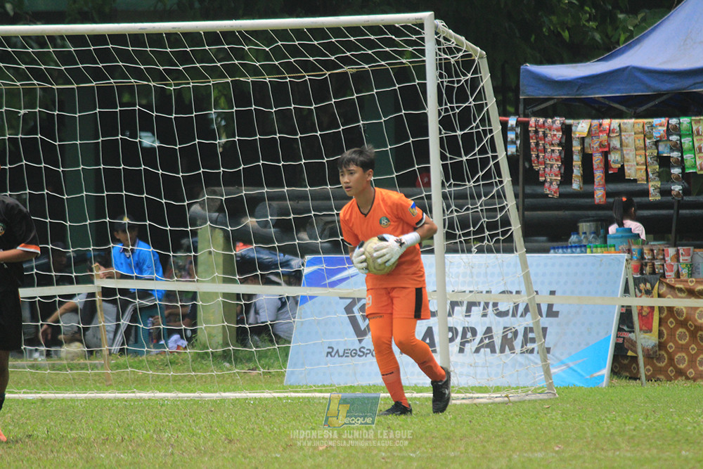 ijl u12 121025 jips soccer vs nusantara 2004