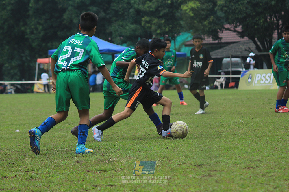 ijl u12 121025 jips soccer vs nusantara 2004