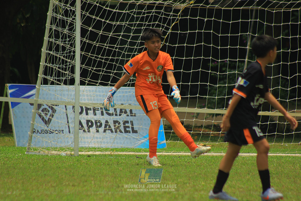 ijl u12 121025 jips soccer vs nusantara 2004