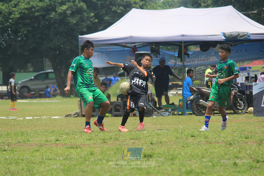 ijl u12 121025 jips soccer vs nusantara 2004