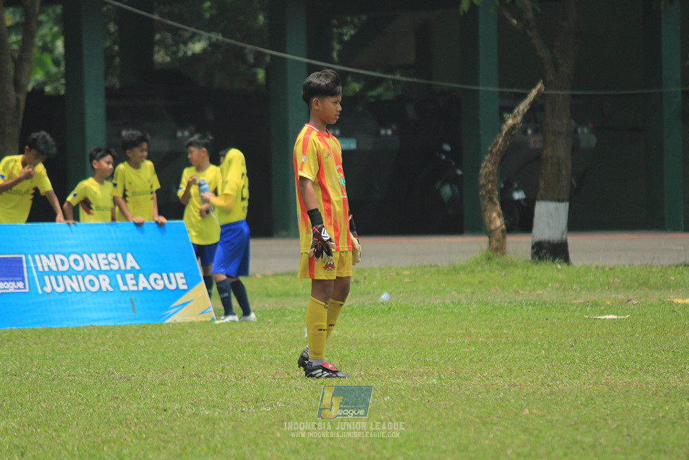 ijl u12 121025 jips soccer vs nusantara 2004