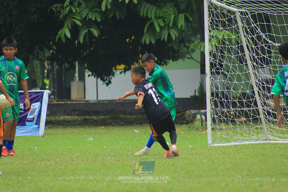 ijl u12 121025 jips soccer vs nusantara 2004