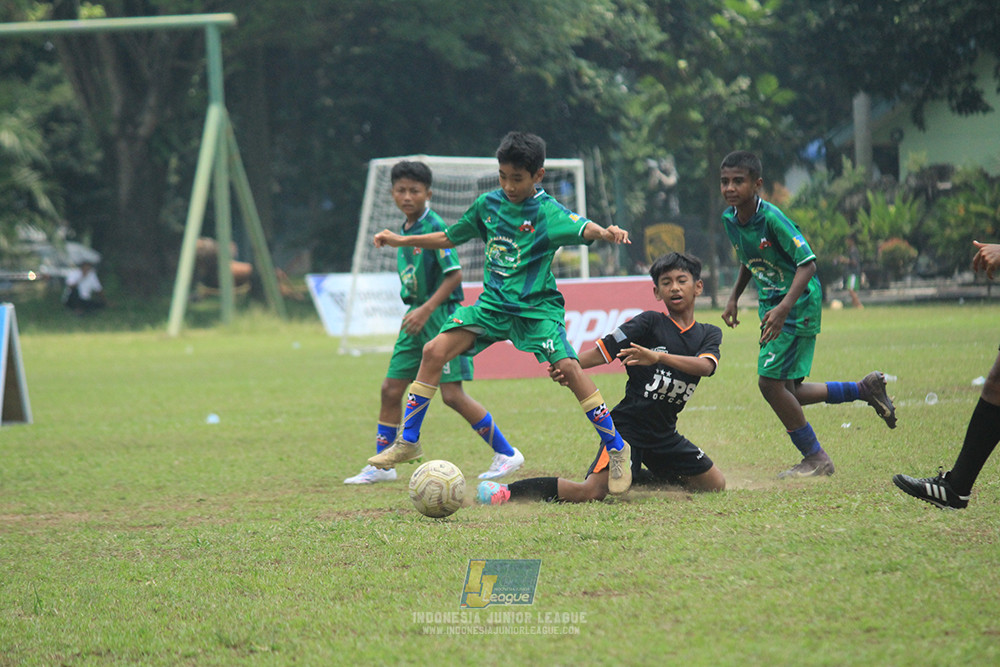 ijl u12 121025 jips soccer vs nusantara 2004