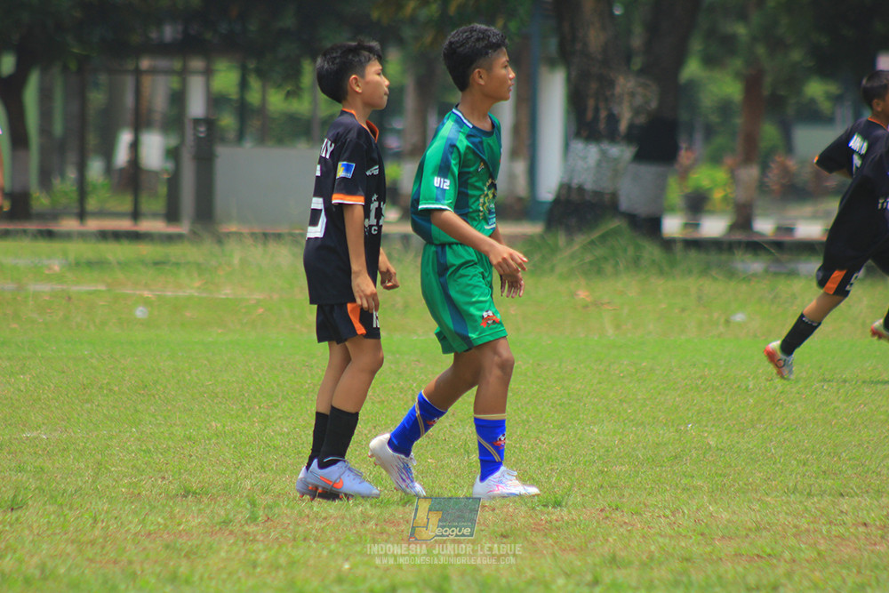 ijl u12 121025 jips soccer vs nusantara 2004