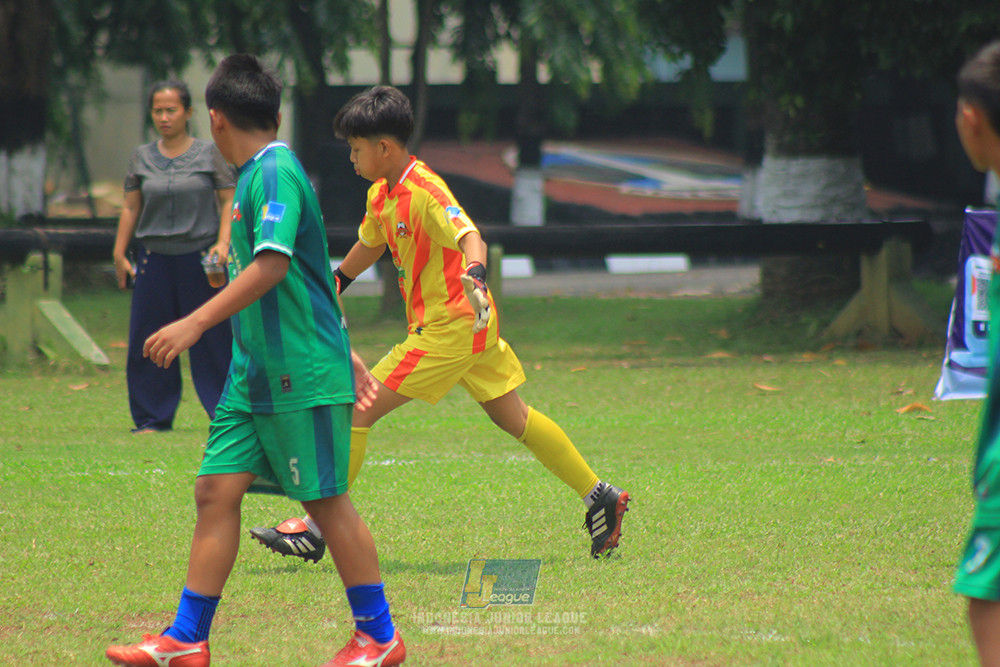 ijl u12 121025 jips soccer vs nusantara 2004