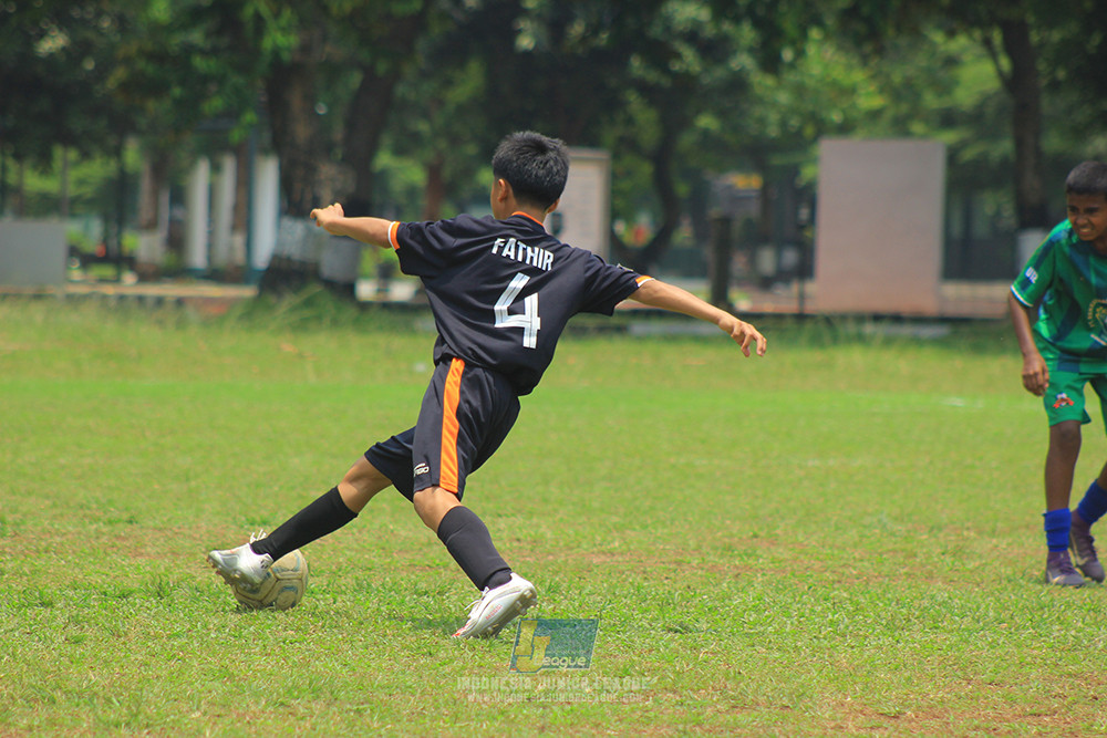 ijl u12 121025 jips soccer vs nusantara 2004