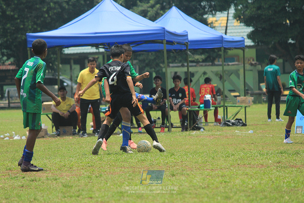 ijl u12 121025 jips soccer vs nusantara 2004