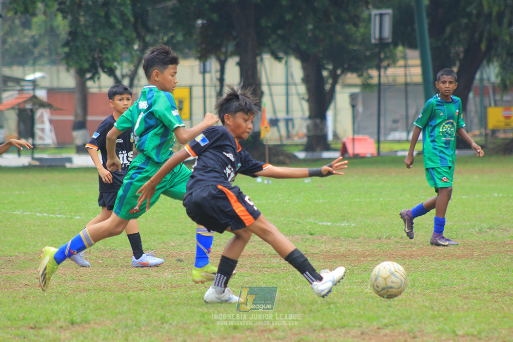 ijl u12 121025 jips soccer vs nusantara 2004