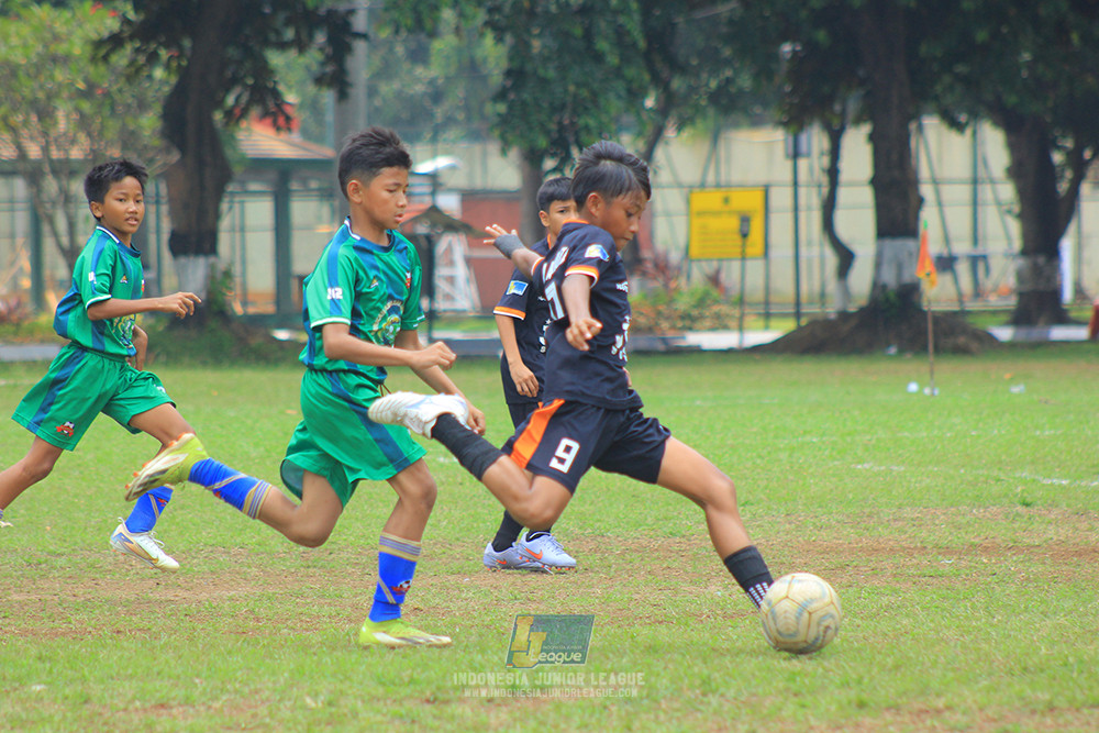 ijl u12 121025 jips soccer vs nusantara 2004