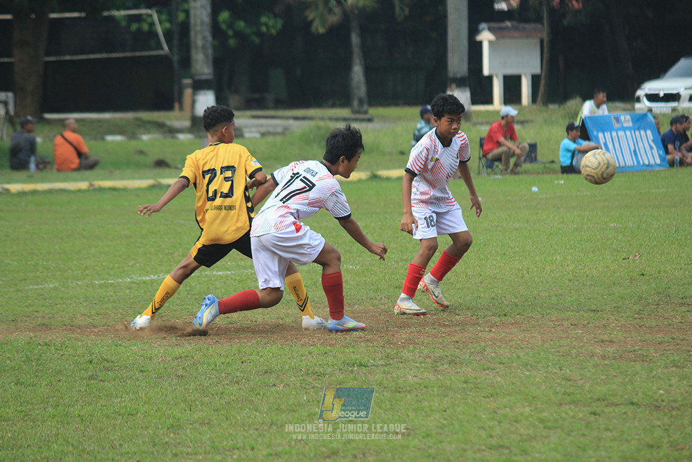 ijl u12 121025 newland fa vs isa marzuki bandriawan