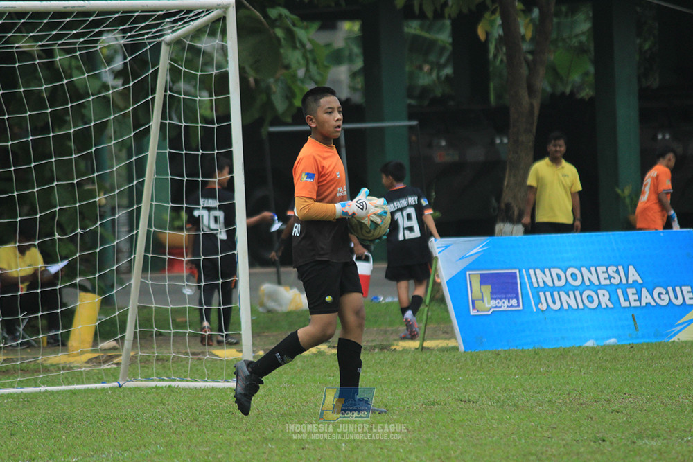 ijl u12 121025 nunsantara 2004 vs brazillian soccer bintaro