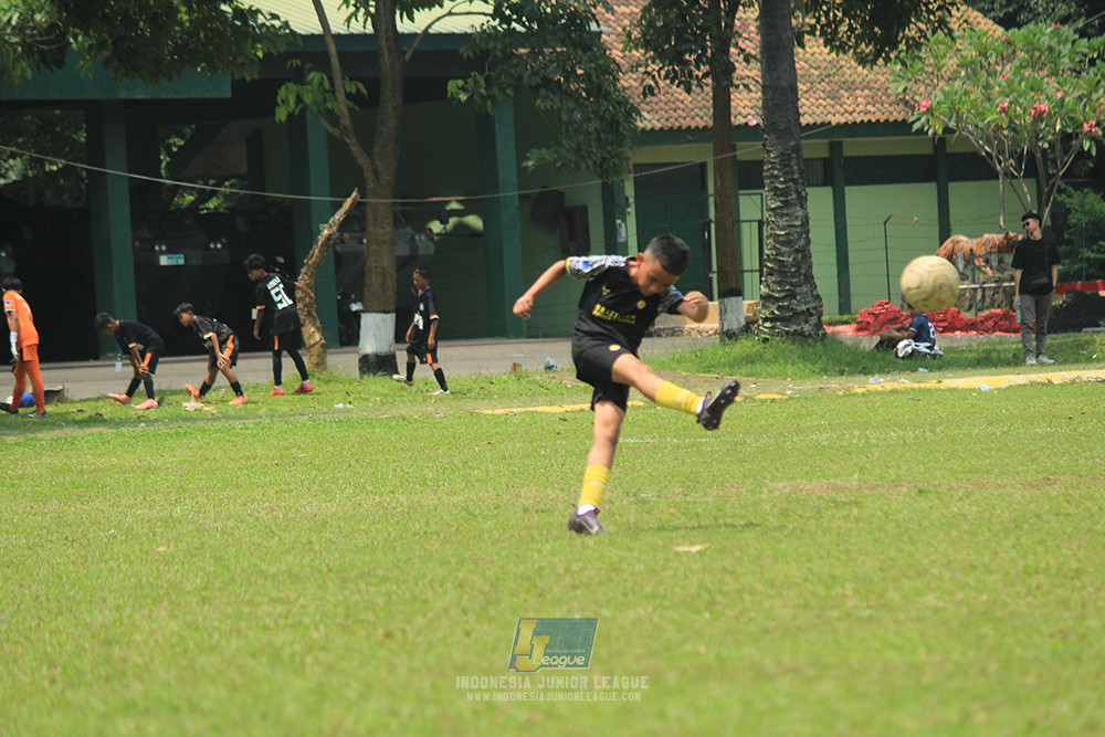 ijl u12 121025 nunsantara 2004 vs brazillian soccer bintaro