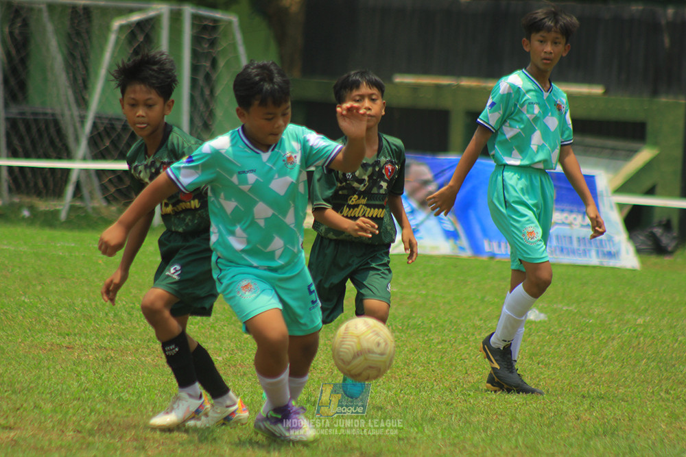 ijl u12 121025 wiradhika soccer vs pulomas fc