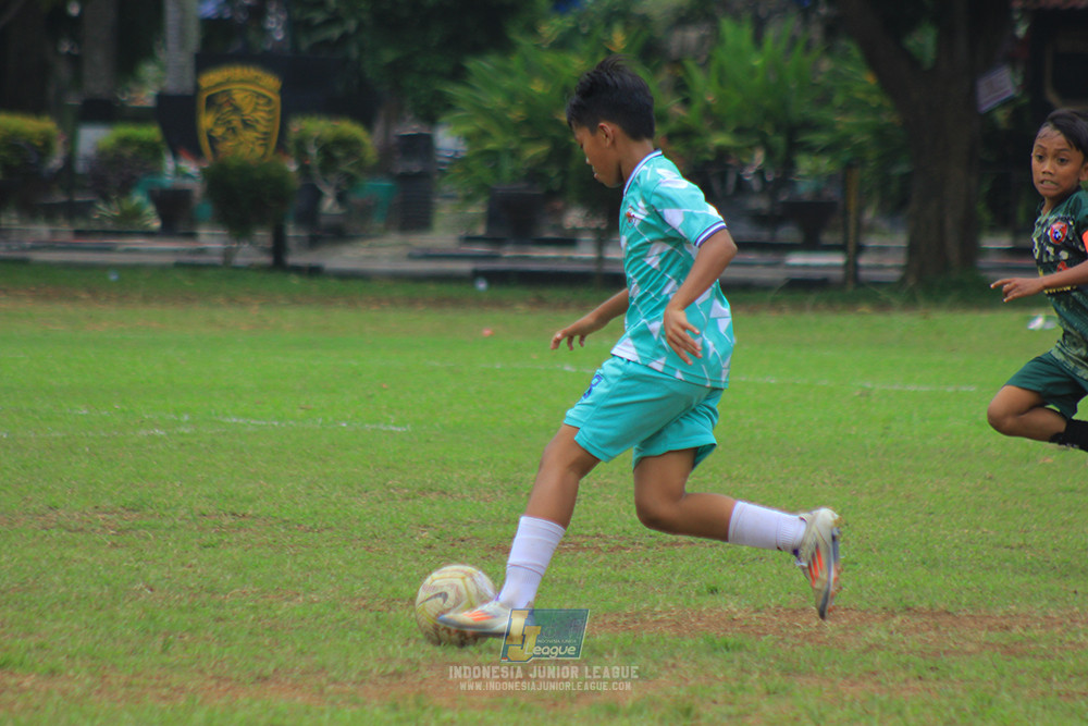 ijl u12 121025 wiradhika soccer vs pulomas fc