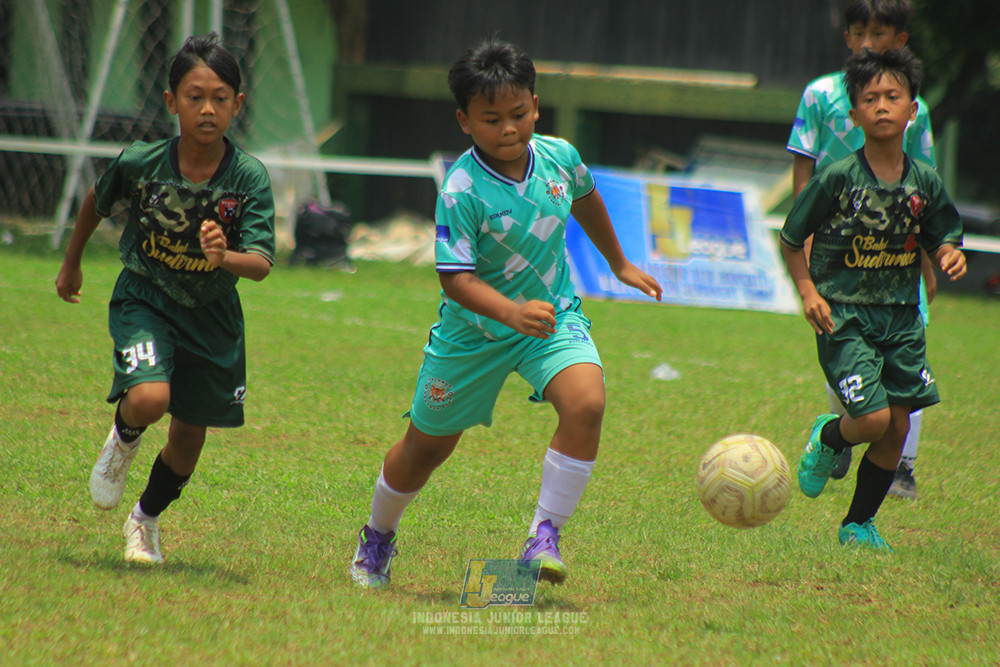 ijl u12 121025 wiradhika soccer vs pulomas fc