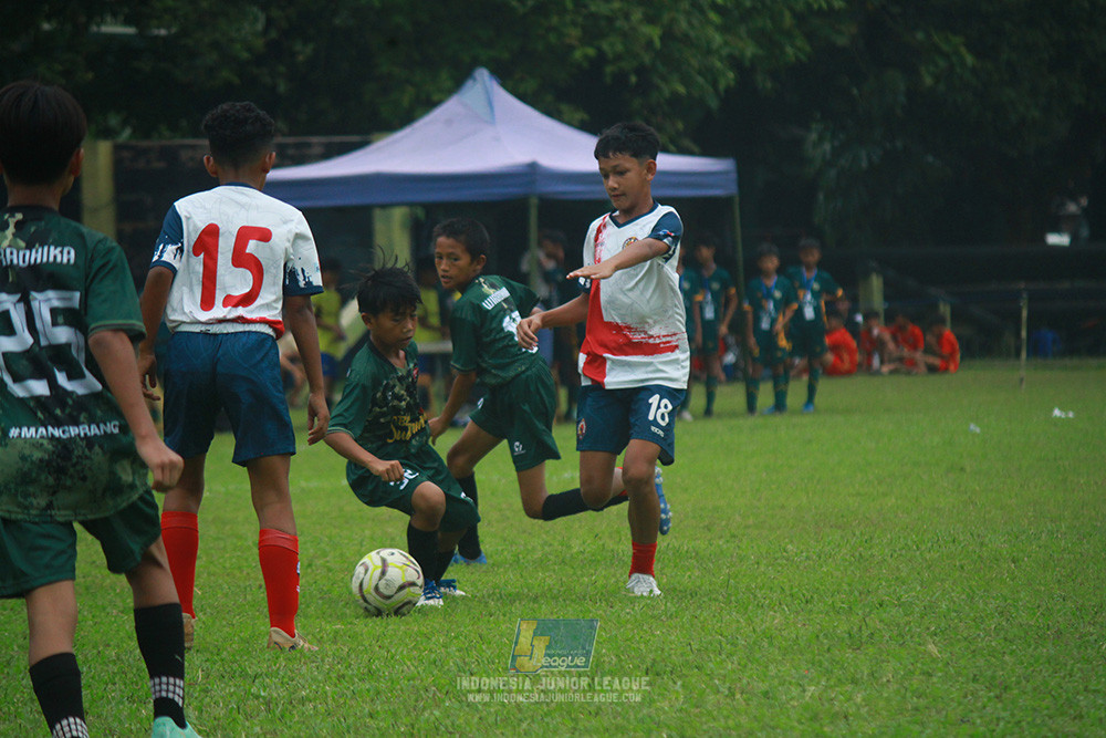 ijl u12 130725 wiradhika soccer vs binna banua fc blue