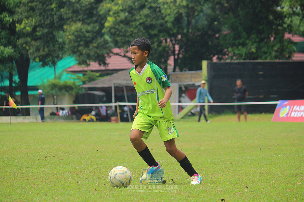 ijl u12 140925 brazllian scocer school depok vs toyo haryono