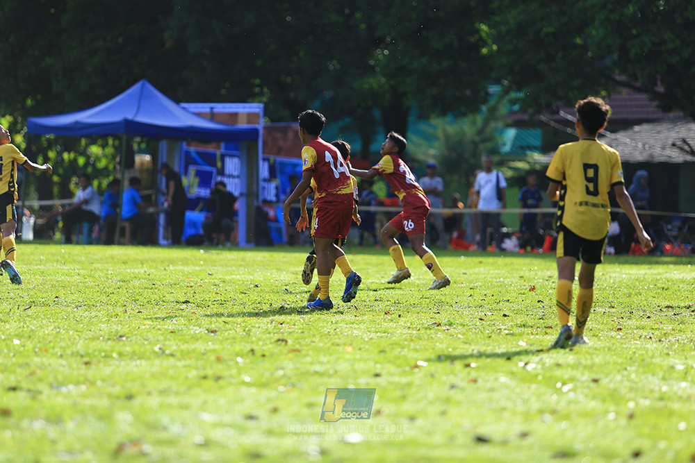 ijl u12 211225 semi final champ newland fa vs binna banua fc red
