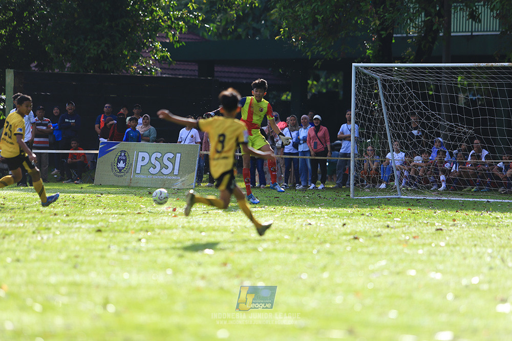 ijl u12 211225 semi final champ newland fa vs binna banua fc red