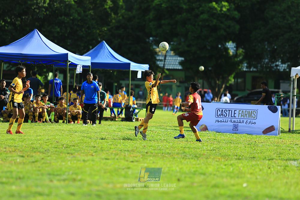 ijl u12 211225 semi final champ newland fa vs binna banua fc red