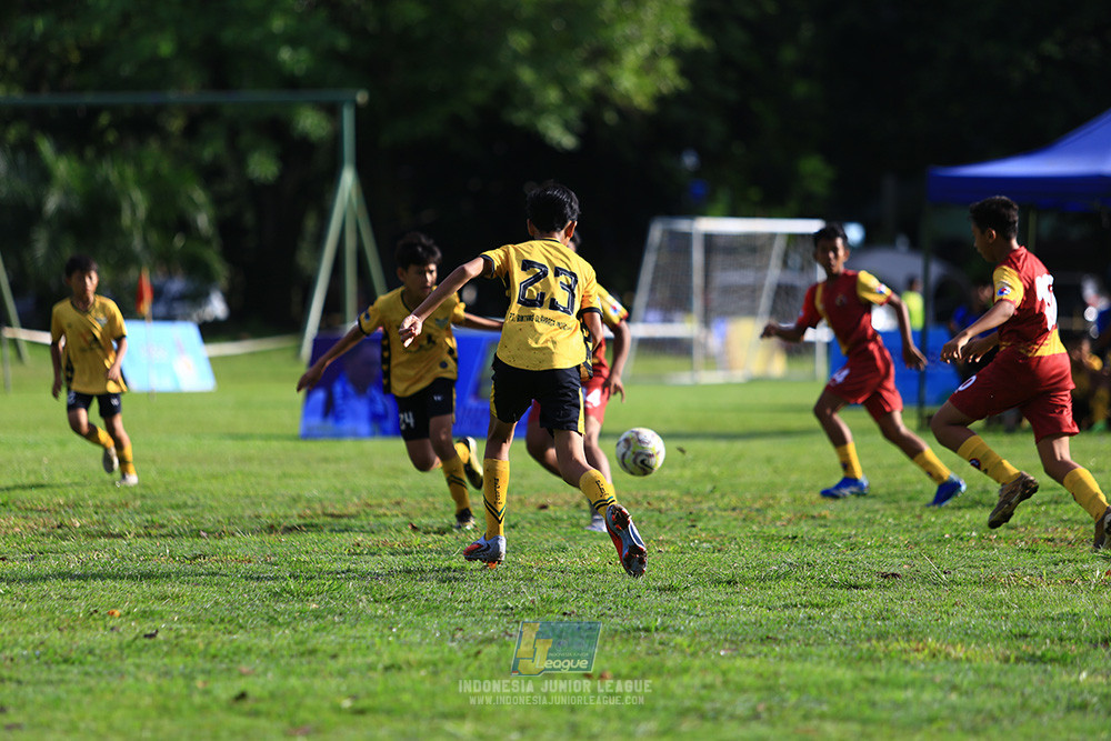 ijl u12 211225 semi final champ newland fa vs binna banua fc red