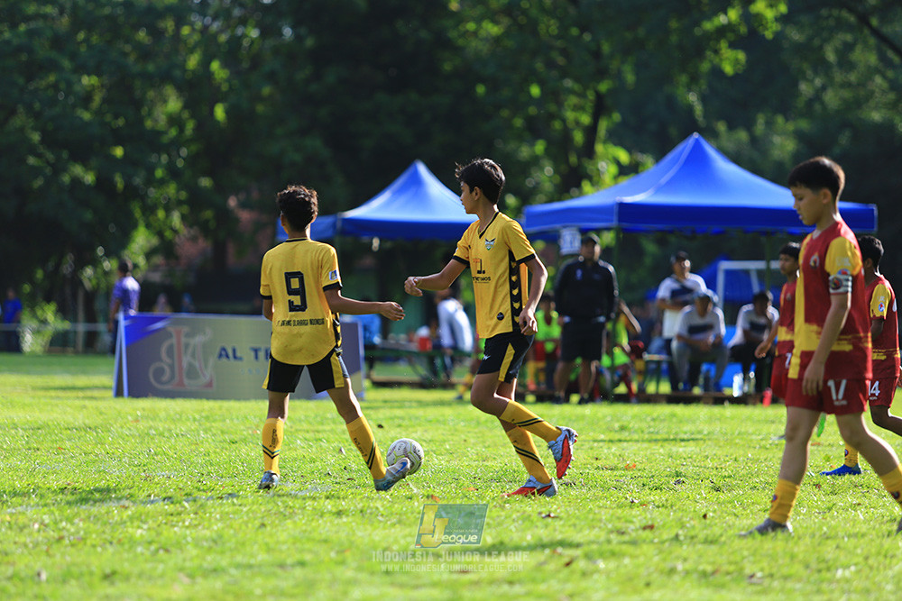 ijl u12 211225 semi final champ newland fa vs binna banua fc red