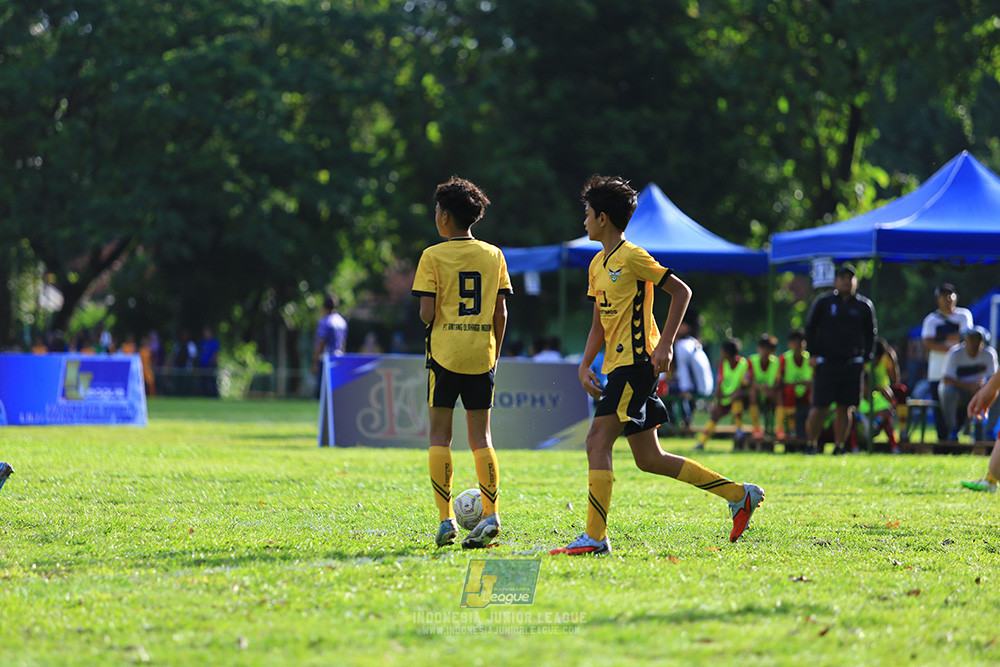 ijl u12 211225 semi final champ newland fa vs binna banua fc red