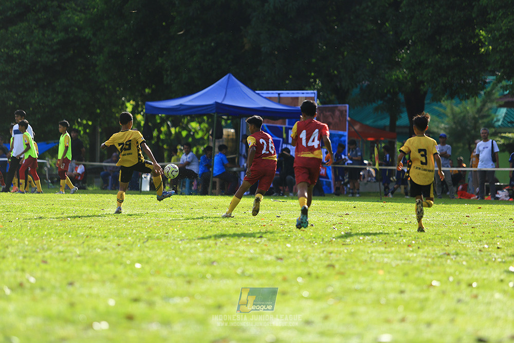 ijl u12 211225 semi final champ newland fa vs binna banua fc red