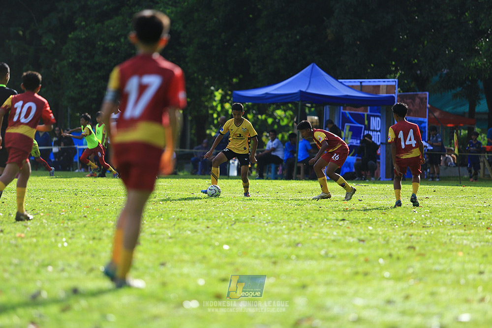 ijl u12 211225 semi final champ newland fa vs binna banua fc red