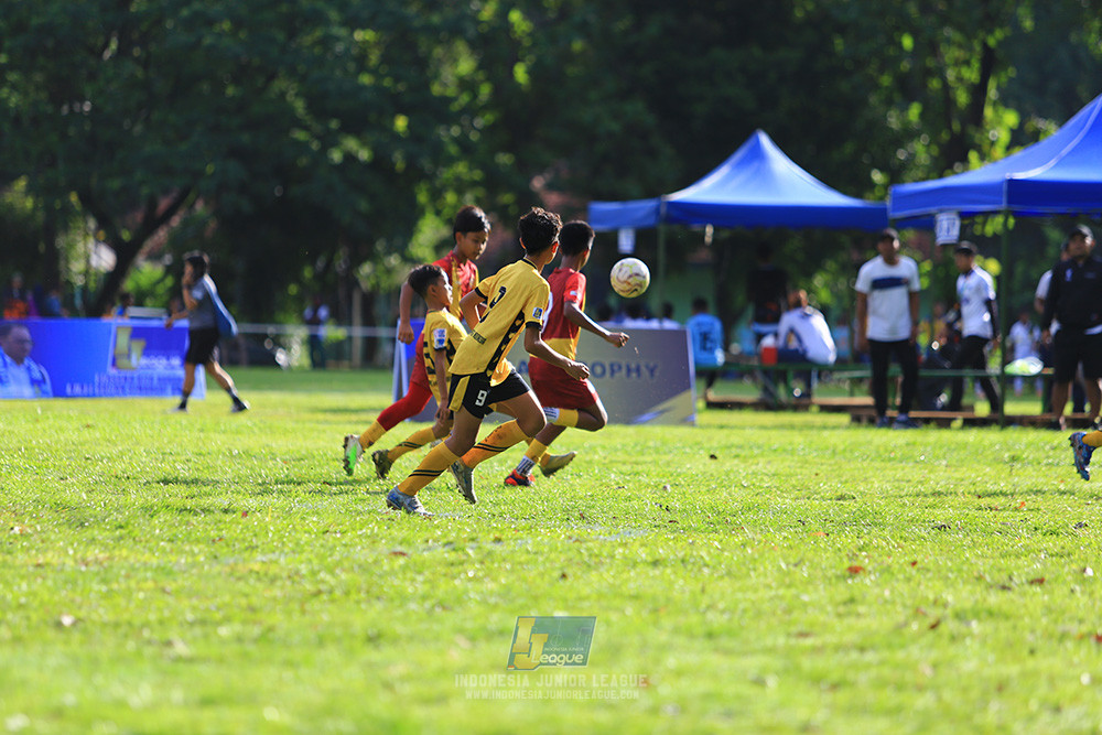 ijl u12 211225 semi final champ newland fa vs binna banua fc red