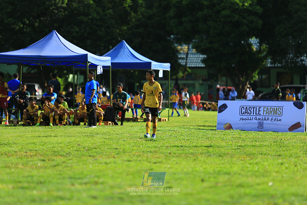 ijl u12 211225 semi final champ newland fa vs binna banua fc red
