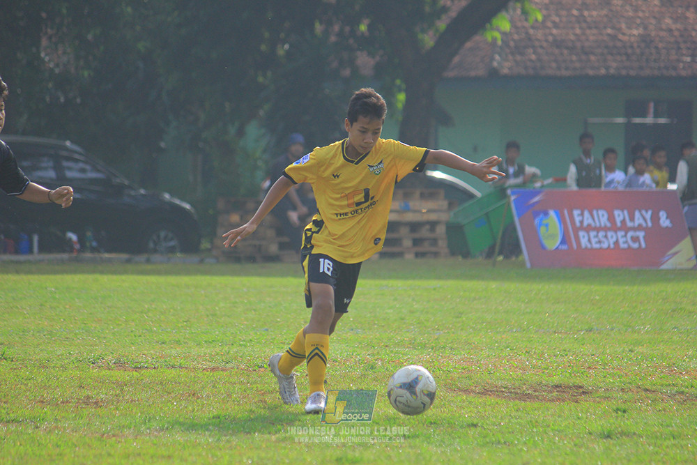 ijl u13 151125 newland fa vs generasi harry saputra 21