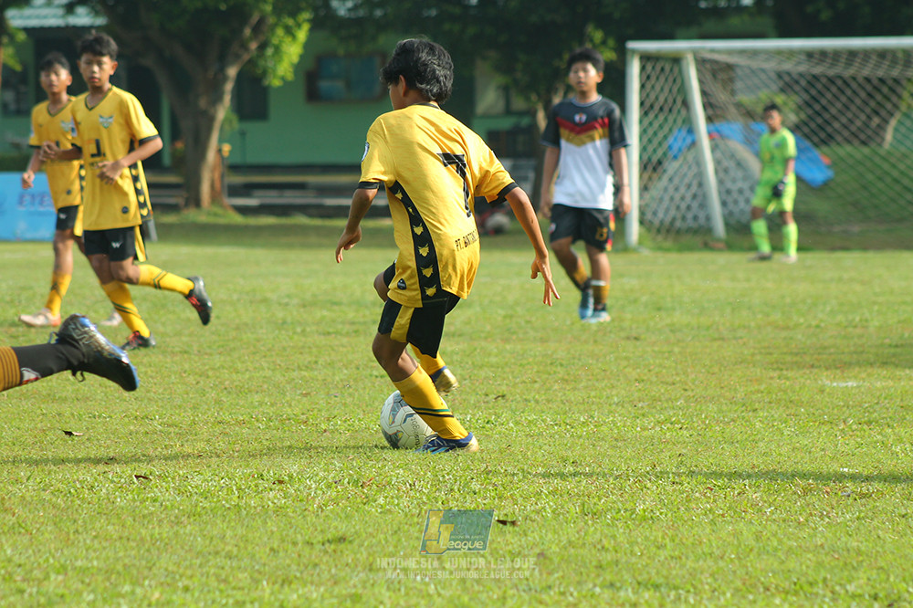ijl u13 151125 newland fa vs generasi harry saputra 21