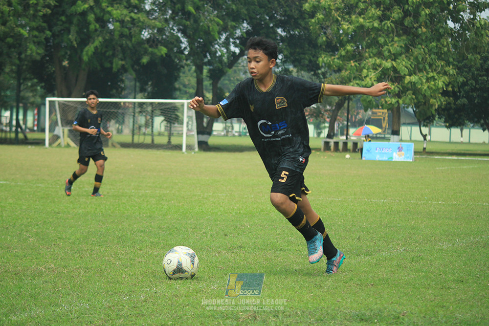 ijl u14 090825 wins soccer school vs metra muda soccer school