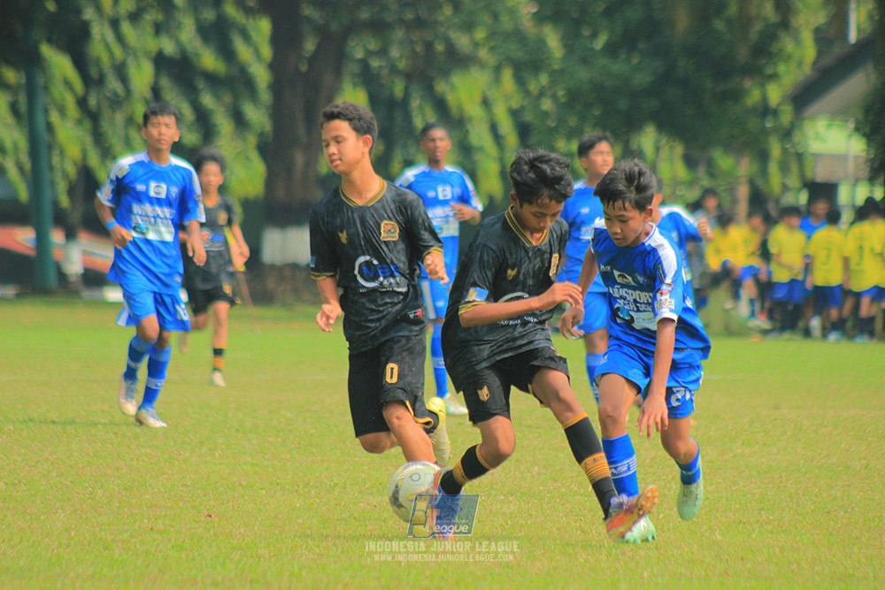 ijl u14 090825 wins soccer school vs metra muda soccer school