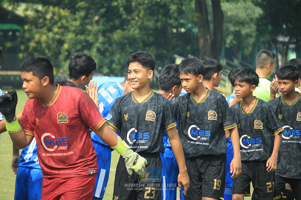 ijl u14 090825 wins soccer school vs metra muda soccer school