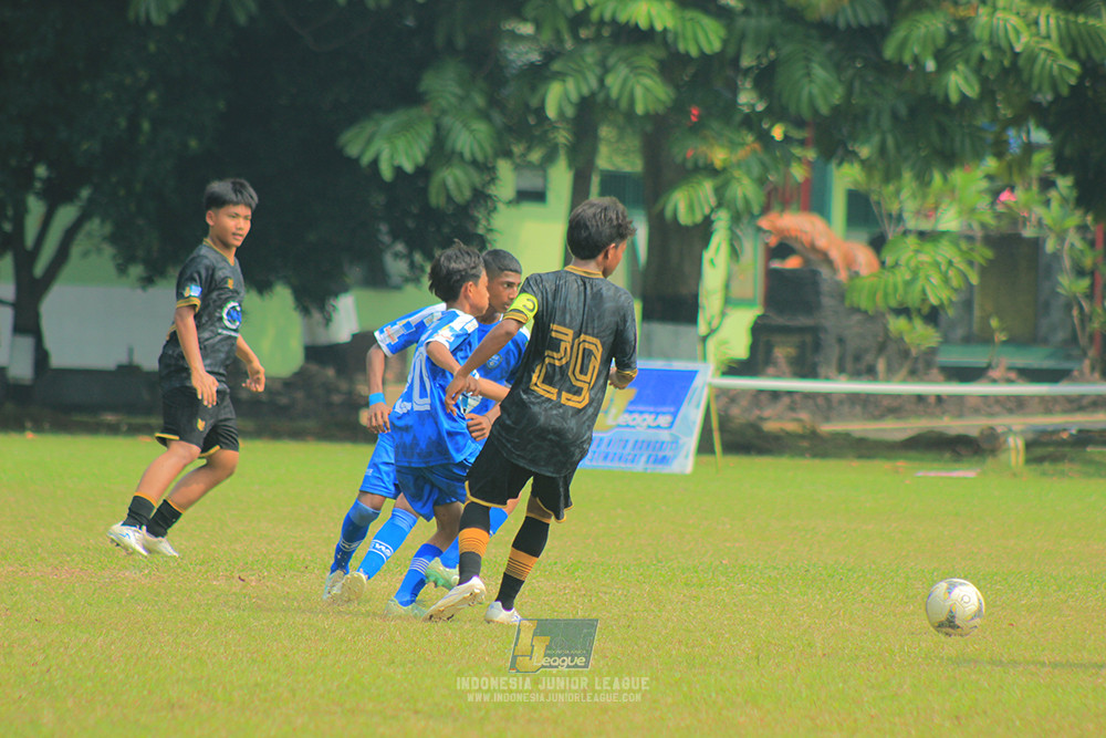 ijl u14 090825 wins soccer school vs metra muda soccer school