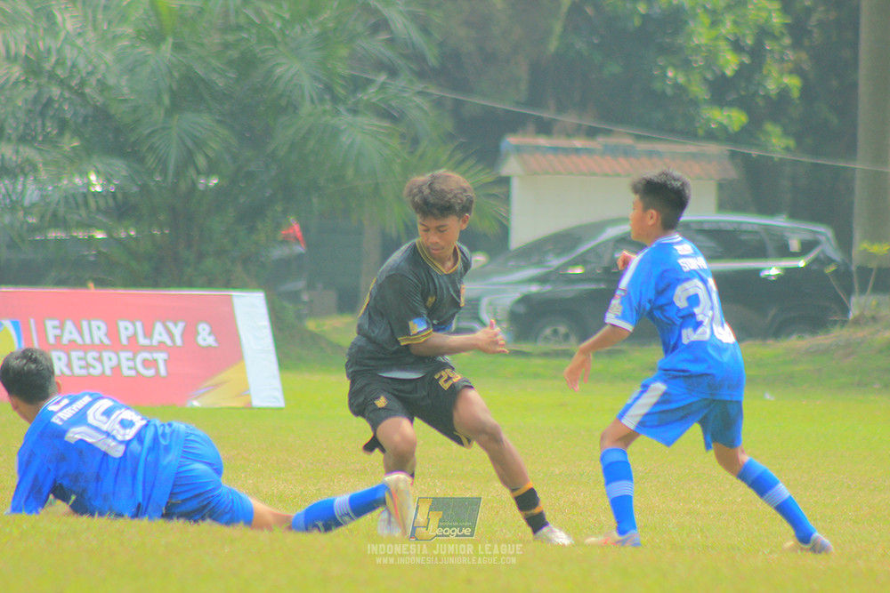 ijl u14 090825 wins soccer school vs metra muda soccer school