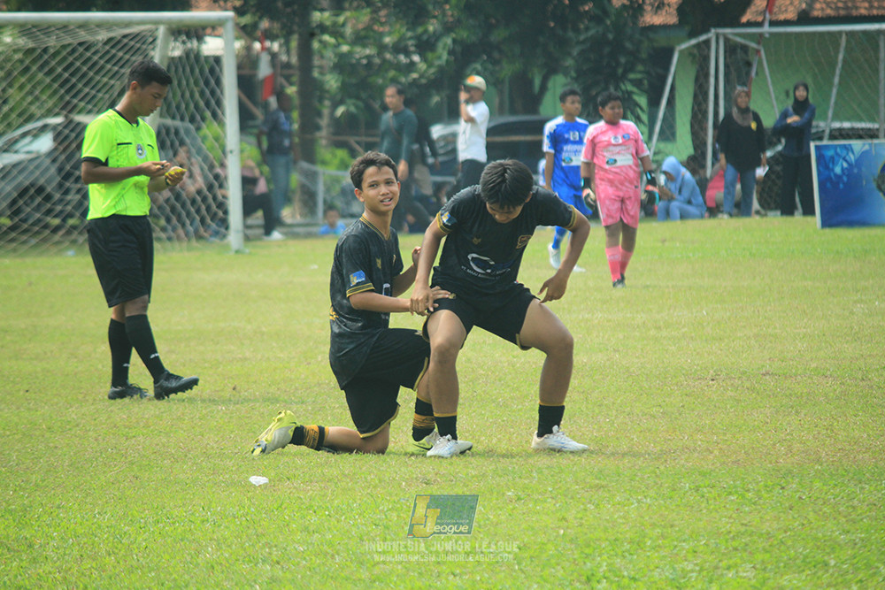 ijl u14 090825 wins soccer school vs metra muda soccer school