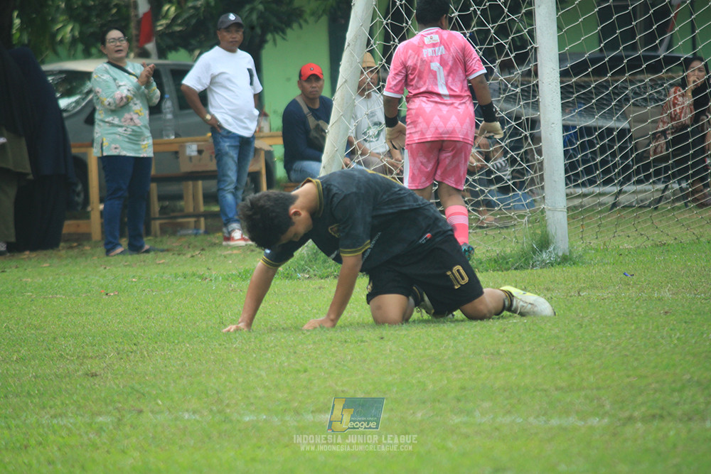 ijl u14 090825 wins soccer school vs metra muda soccer school
