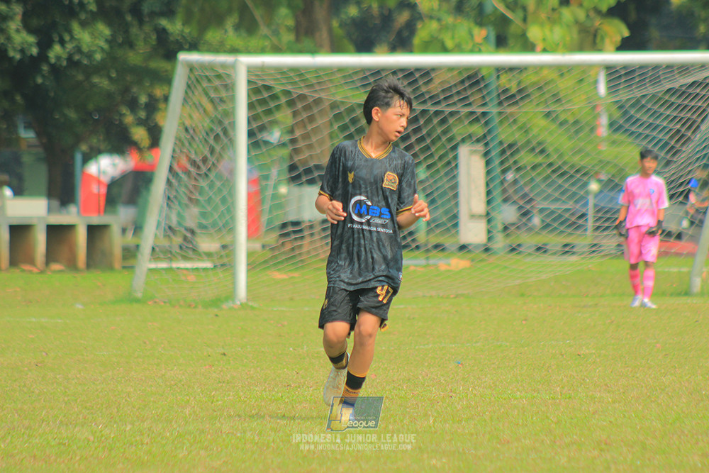 ijl u14 090825 wins soccer school vs metra muda soccer school