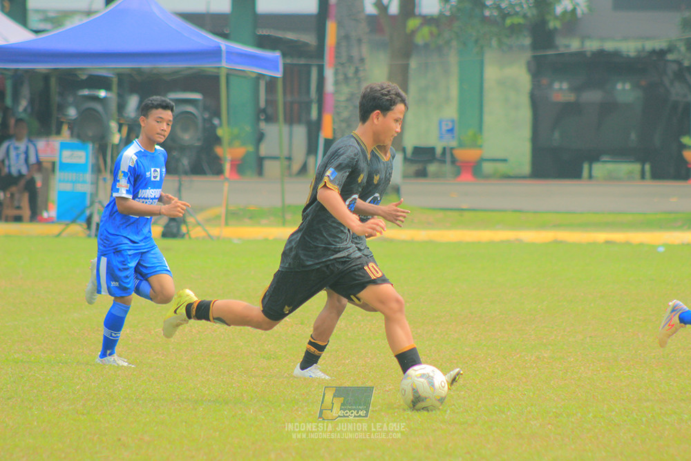 ijl u14 090825 wins soccer school vs metra muda soccer school