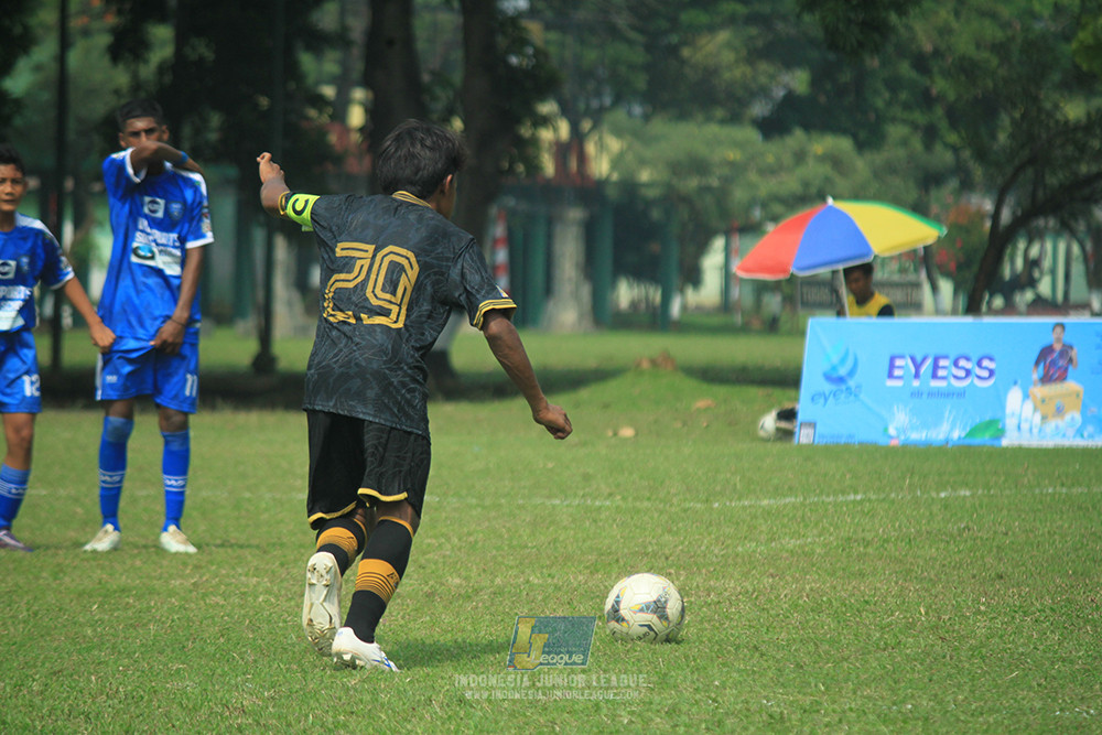 ijl u14 090825 wins soccer school vs metra muda soccer school