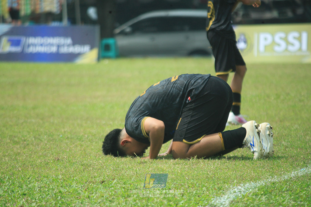 ijl u14 090825 wins soccer school vs metra muda soccer school