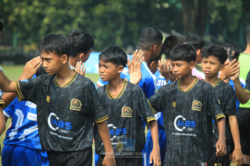 ijl u14 090825 wins soccer school vs metra muda soccer school