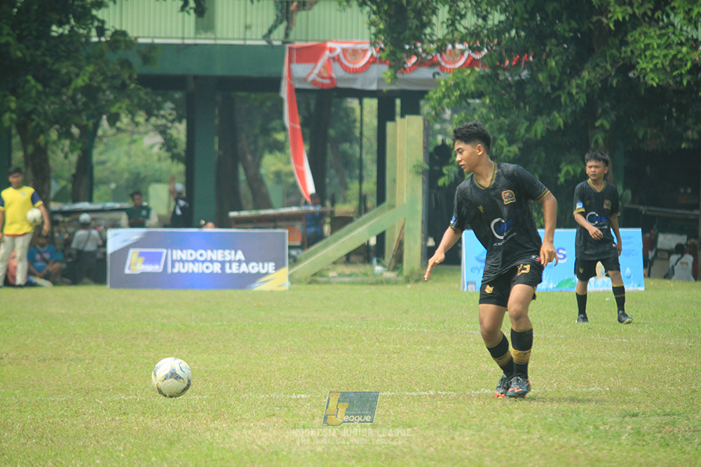 ijl u14 090825 wins soccer school vs metra muda soccer school
